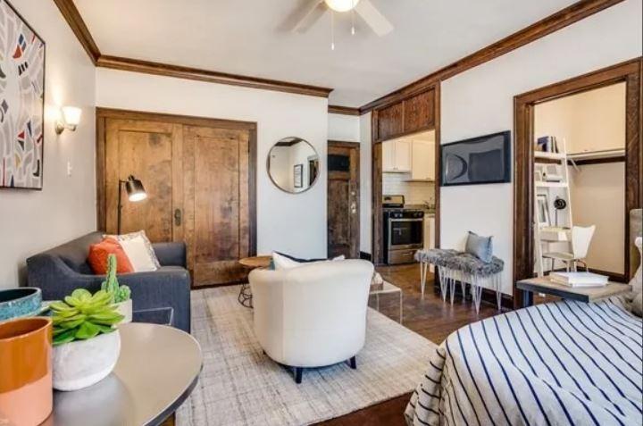 Building Photo - 0 bedroom in Chicago IL 60615