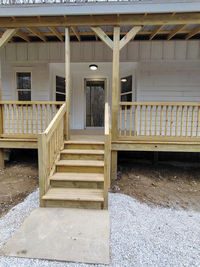 Foto del edificio - 375 Ester Spur Rd