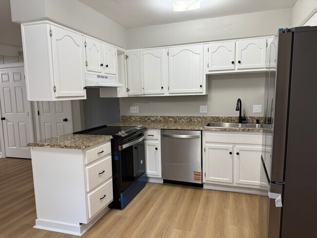 Foto del edificio - Beautiful 4 beds 2.5 baths in Columbus!
