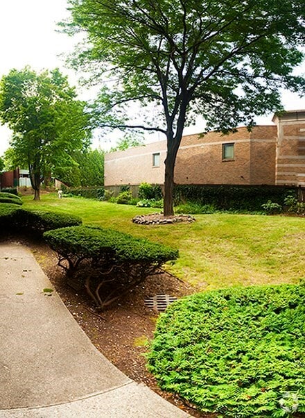 Building Photo - 50 Green St