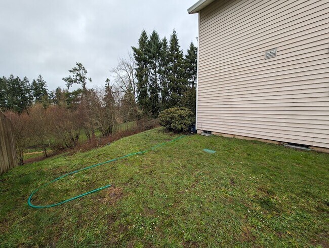 Foto del edificio - Newly updated Spacious 3 bedroom 2 bath Duplex in Hubbard.