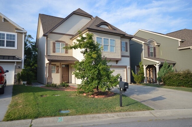 Photo - 204 Station Dr House