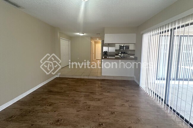 Foto del edificio - 1702 Ingram Terrace