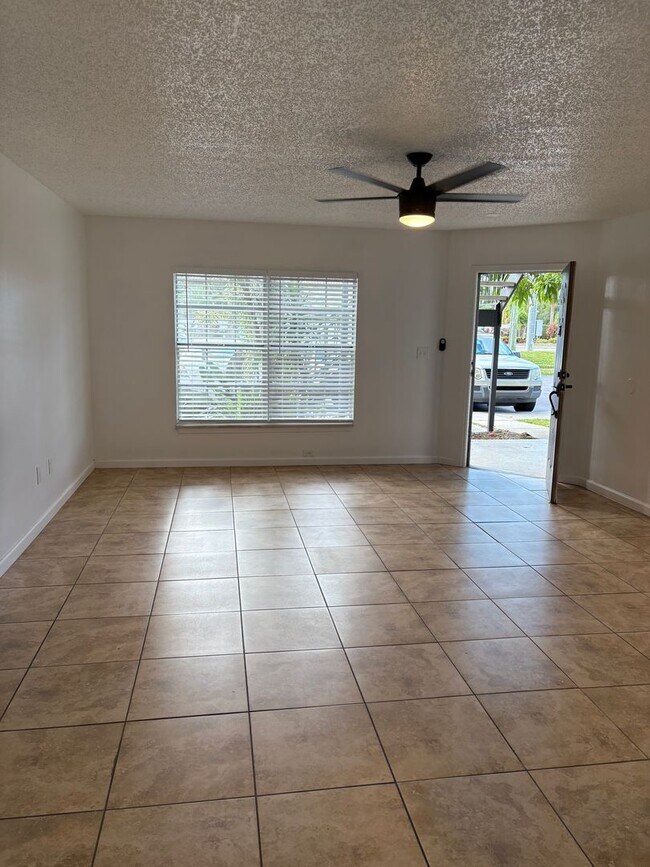 Foto del edificio - Newly remodeled 2/2 condo Winter Park  $300. incentive for move in by 6/15/2026