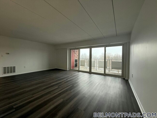 Building Photo - 53 Hill Rd