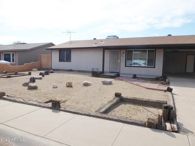 Building Photo - 10904 N 88th Ave