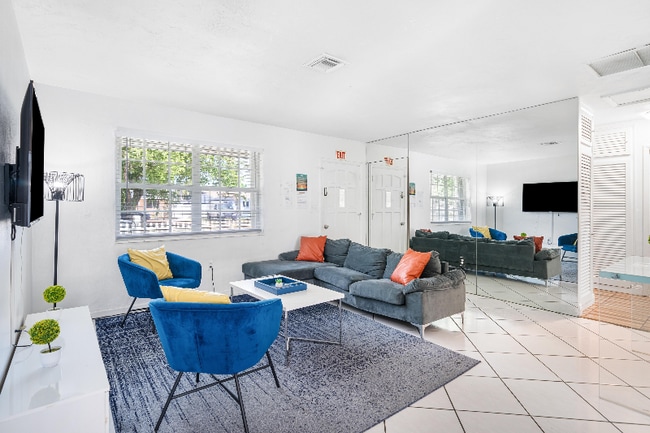 Building Photo - 330 N 68th Ave