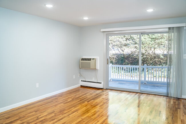 Building Photo - Kenmore Apartments