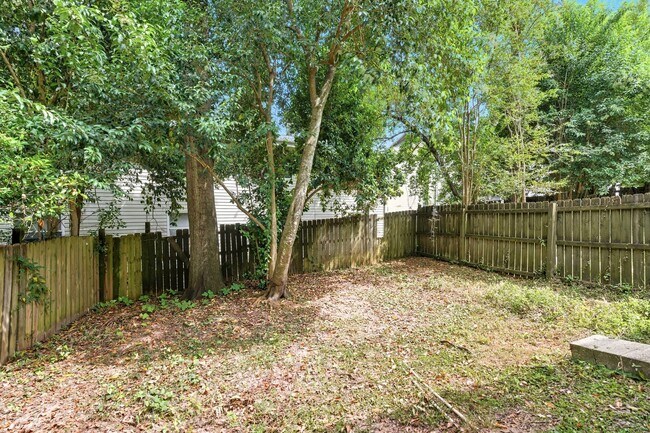 Building Photo - 243 Dalton Ct