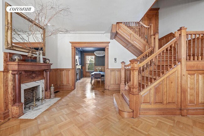 Building Photo - 619 2nd St