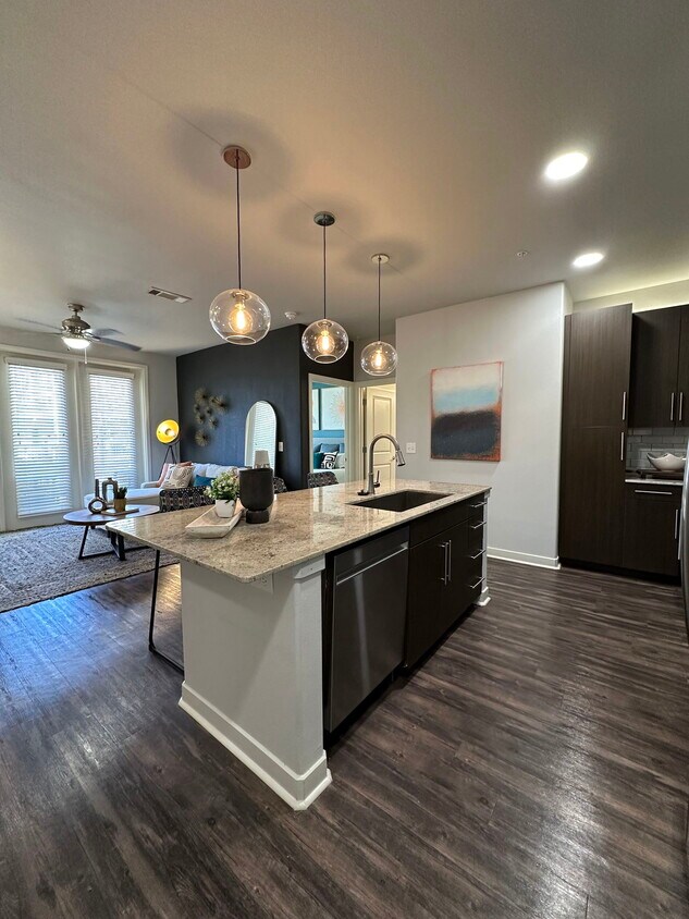 Foto principal - 2601 Live Oak St