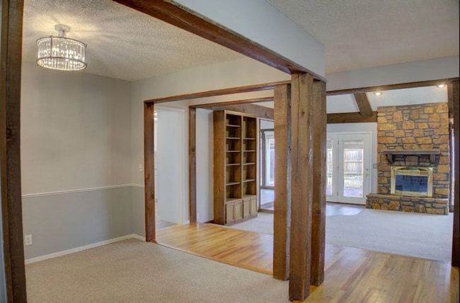 Building Photo - 3-Bed, 2-Bath in BA!