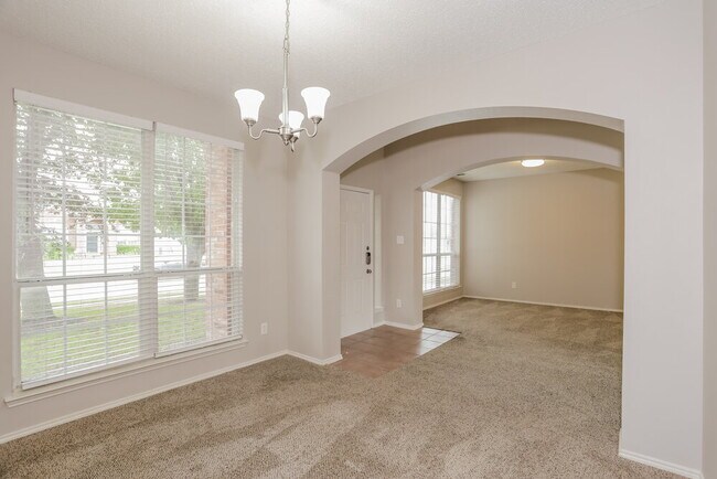 Foto del edificio - 2504 Frontier Dr