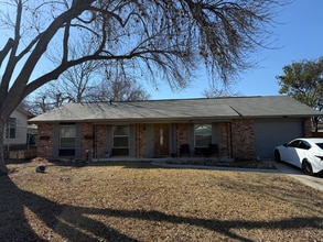 Building Photo - 12021 Forest Nook Ct