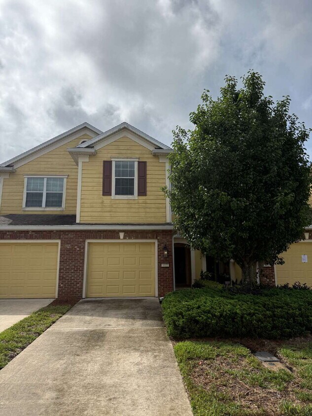 Primary Photo - "Stunning Water View Townhouse for Rent in...
