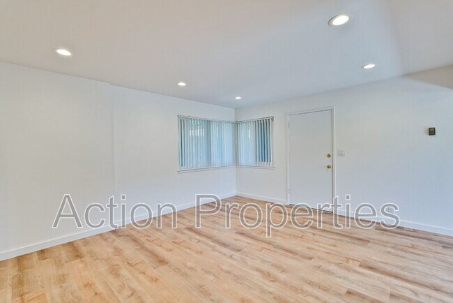 Foto del edificio - 2186 Carlmont Dr