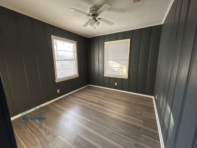 Building Photo - 403 W 41st St