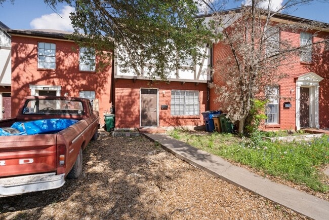 Building Photo - 5800 Belmoor Dr