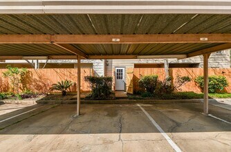 Building Photo - 10615 Briar Forest Dr