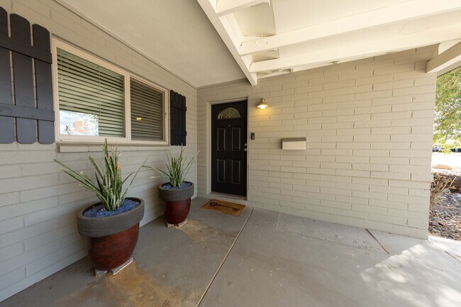 Building Photo - 2509 N 38th St