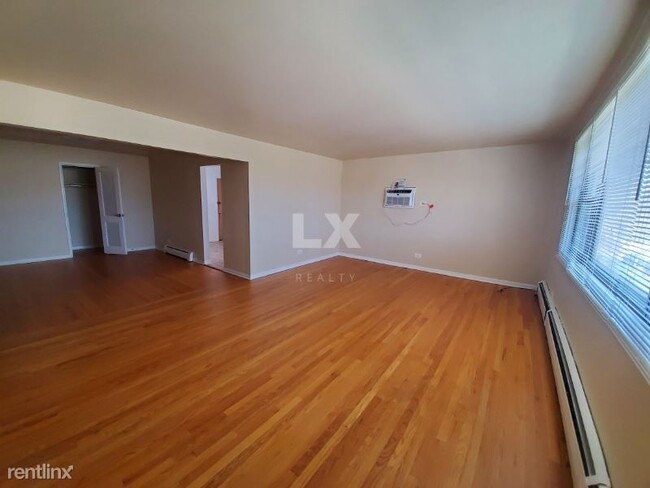 Building Photo - 2 br, 1 bath Apartment - 9020 Lamon Ave