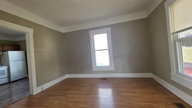 Foto del edificio - Updated Cottage for Lease