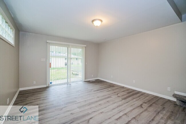 Building Photo - REDUCED!