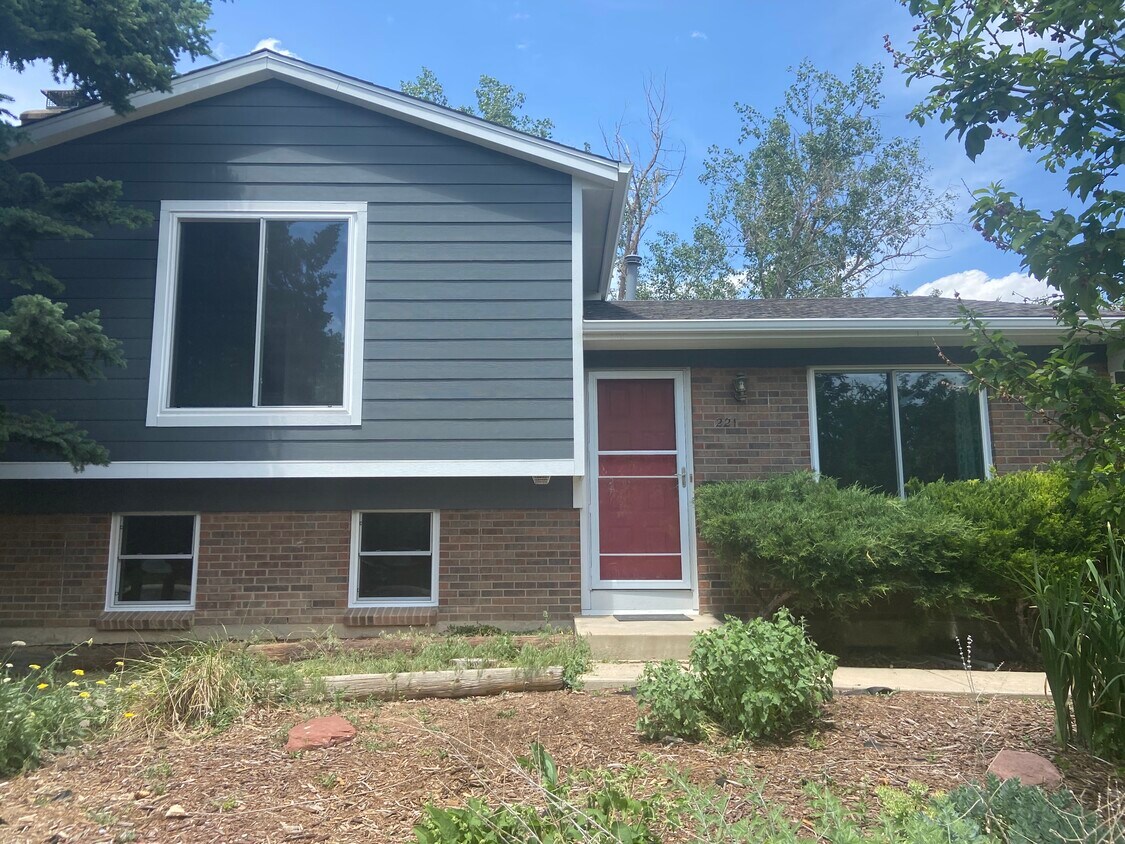 Foto principal - 221 Summit Cir