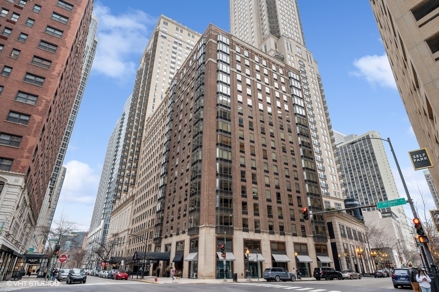 Foto principal - 40 E Delaware Pl