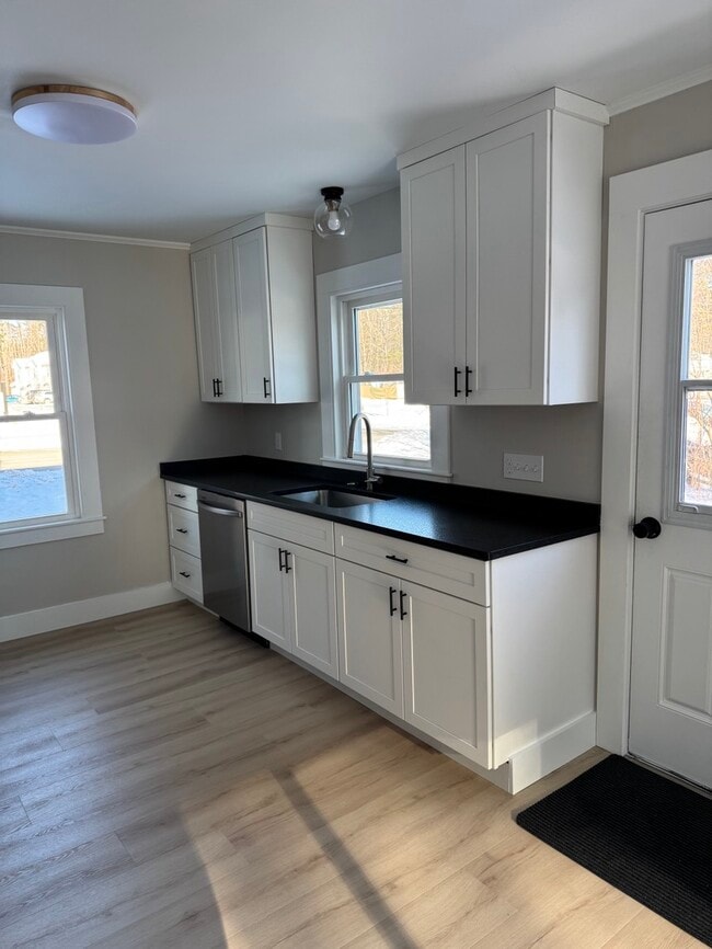 Building Photo - 290 Squantum Rd