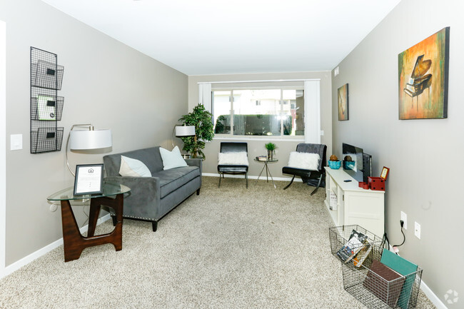 1 BR, 1 BA - Morgan Renovated - 600 SF - Brighton Cove