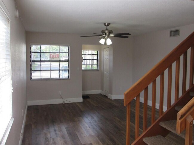 Building Photo - 5240 SW 121st Ave