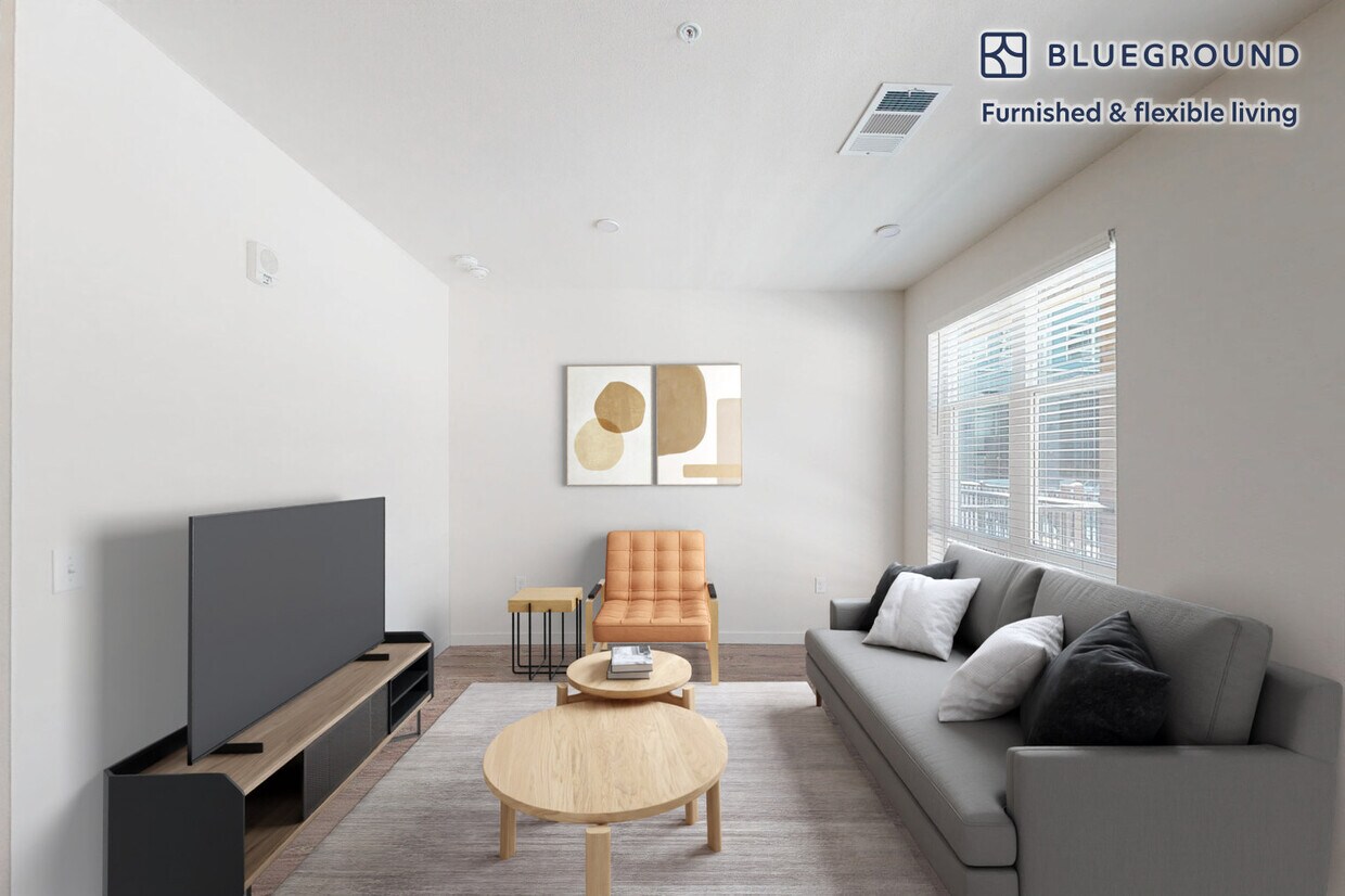 Foto principal - 2600 Lawrence St