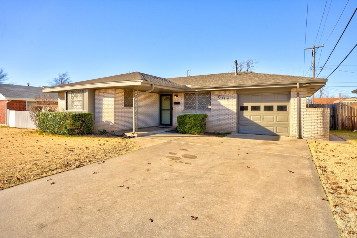 Charming 3 Bed 2 Bath - Moore, OK - Charming 3 Bed 2 Bath  - Moore, OK