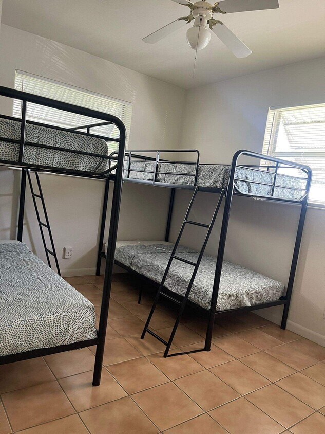 Foto del edificio - 1513 NW 18th Ct
