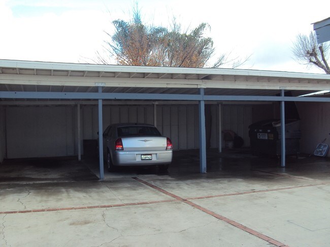 Building Photo - Calaveras FourPlex