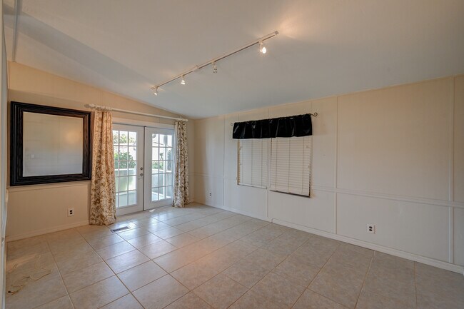 Foto del edificio - 249 Loon Ln