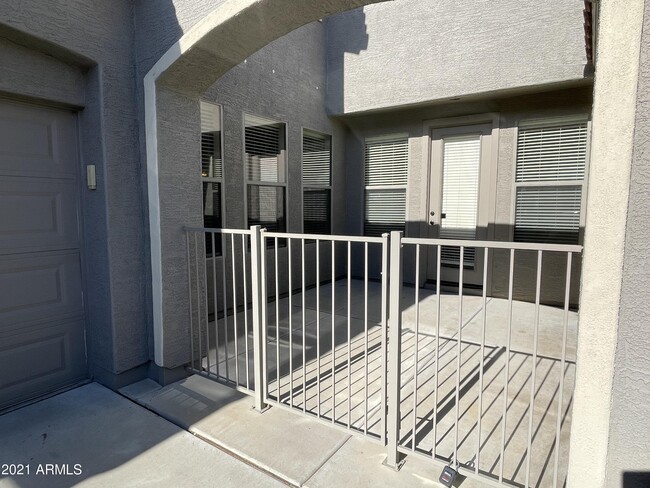 Building Photo - 3304 E Blue Ridge Way