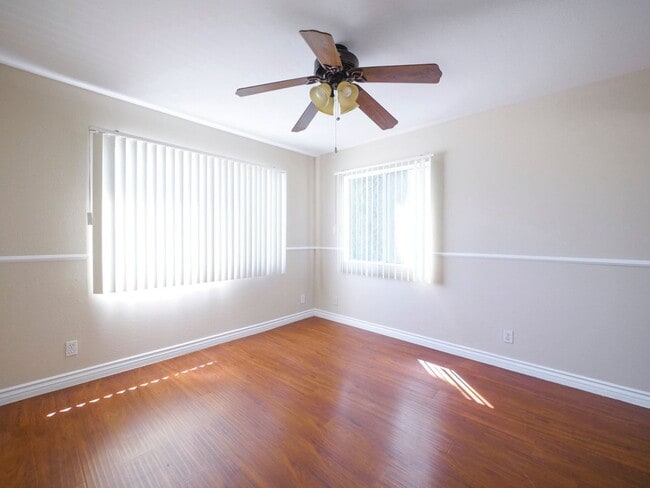 Building Photo - 3042 Livonia Ave