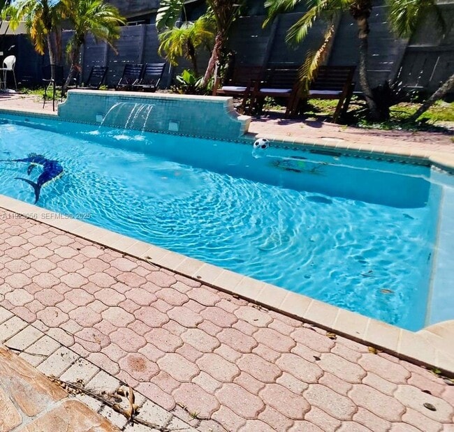 Foto del edificio - 1773 NE 50th St