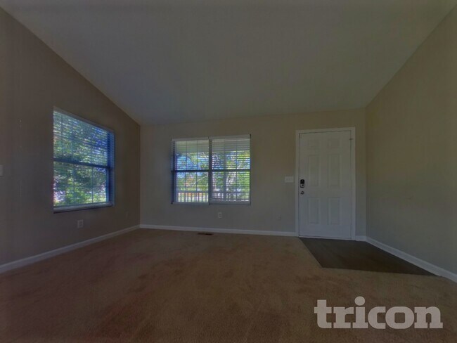 Foto del edificio - 38 Rubie Ln SW