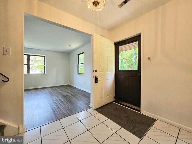 Foto del edificio - 876 Williams Pl