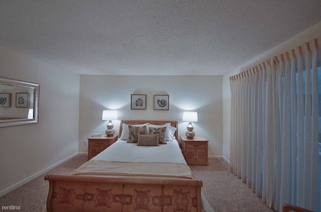 Building Photo - 2 br, 2 bath Condo - 3110 Adeline St # 117