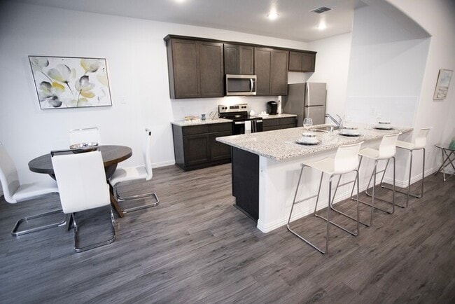 Building Photo - 4555 Foxton Ln