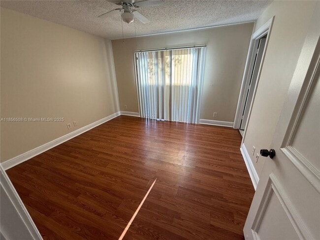 Building Photo - 1401 Cypress Way W