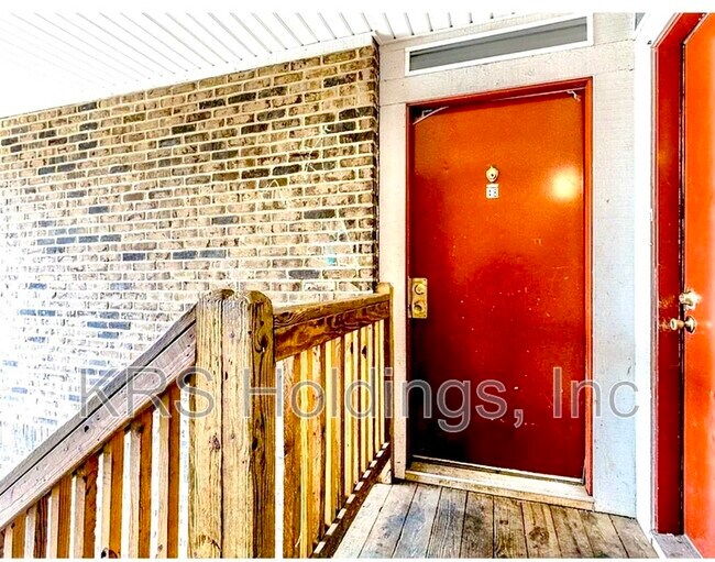 Building Photo - 48 South Ave