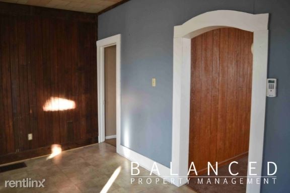 Building Photo - 1 br, 1 bath House - 5121 NE Meriden Rd