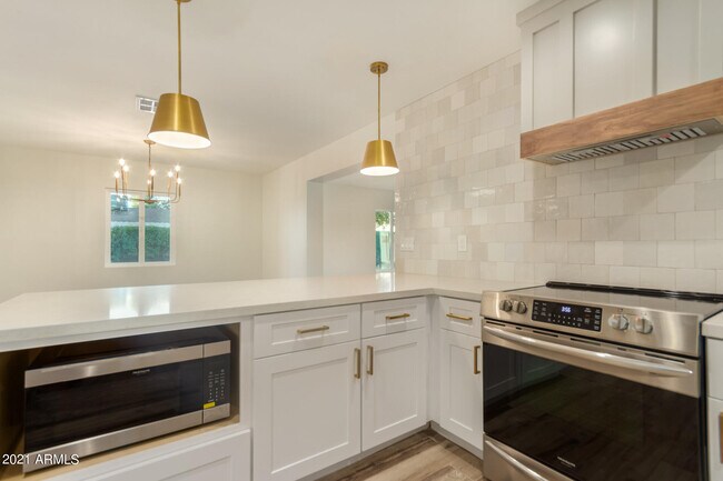 Building Photo - 5012 E Andora Dr