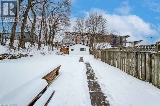 Building Photo - 10 Weaver St