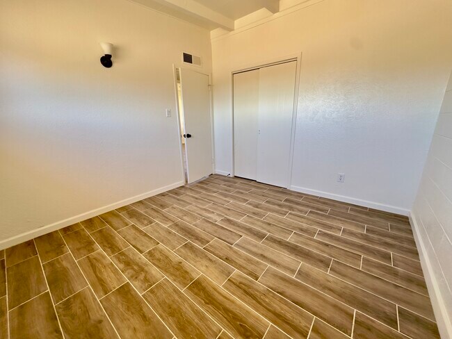 Building Photo - 1405 Wyoming Ave